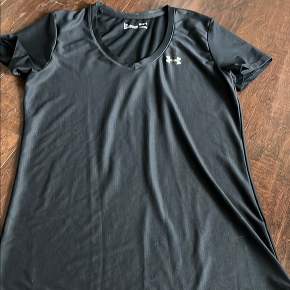 Under Armour Women's Black V-Neck Top - Picture 1 of 4